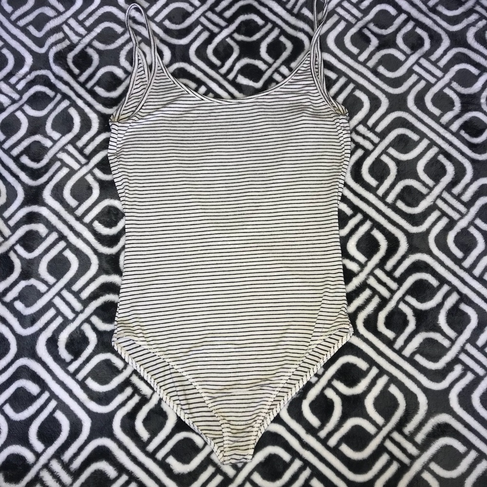 🌺B&W Stripped Bodysuit
